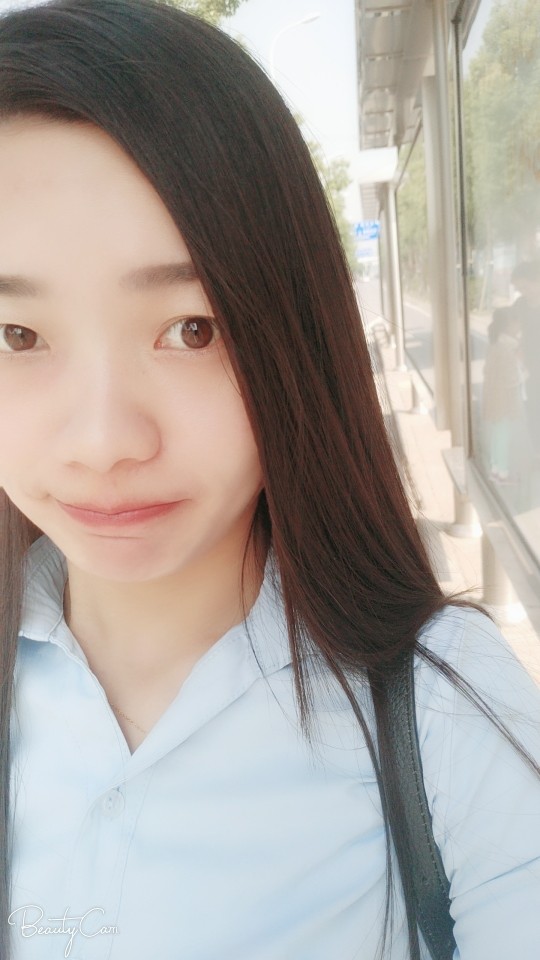 卖房大姐的主播照片