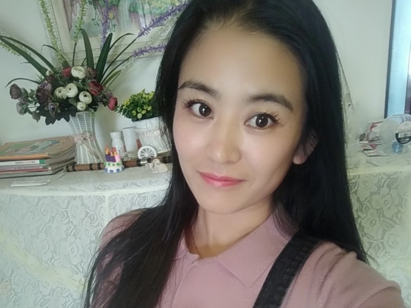 Anna咔咔🐬的主播海报