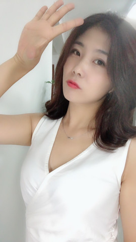 77小喵主播照片