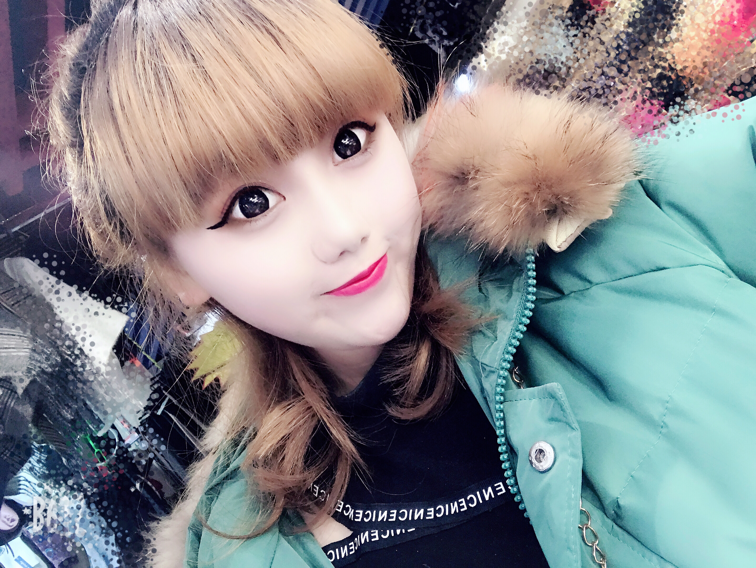 聚声亚丽的主播照片
