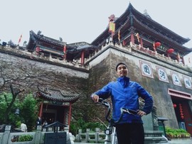 喜德盛东哥主播照片