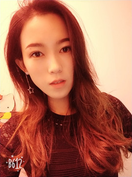 嘿，是你的子怡主播照片