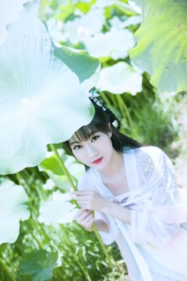 菰狼望月泪俩行主播照片