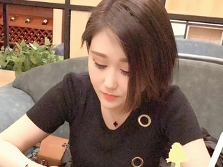 躲在角落的我a的主播照片