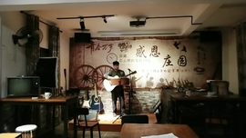逍遥快活的人主播照片