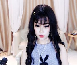 钊钊写论文去了主播照片