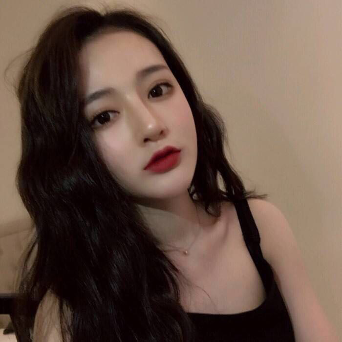 小小花z主播照片