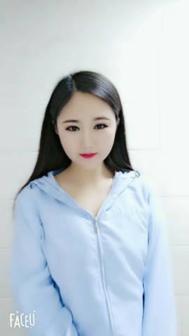 暖心晚上播主播照片
