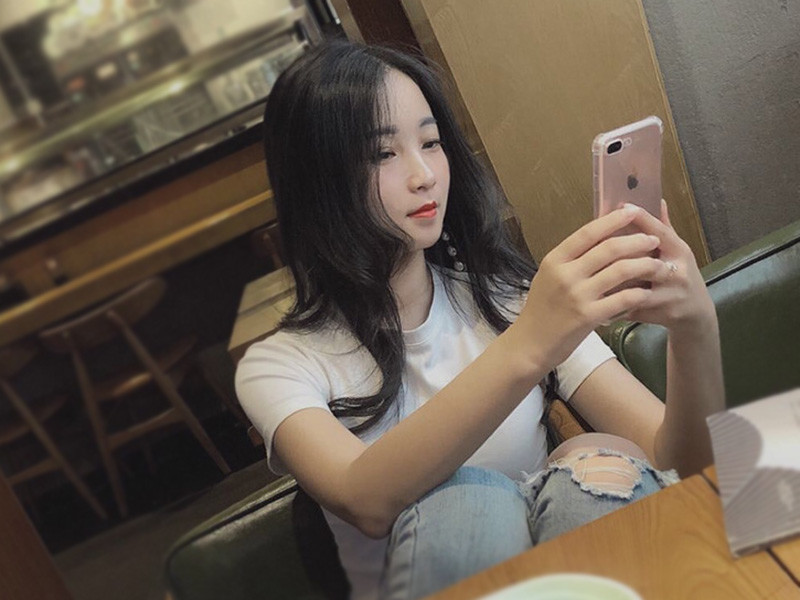 霁蔼薇的主播海报