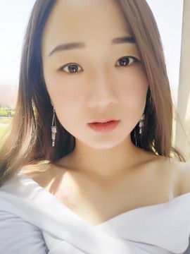 凌菲唱情歌主播照片