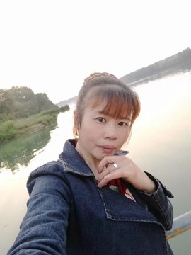 霜丽萍莲主播照片