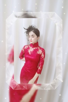 打瞌睡的扇子主播照片
