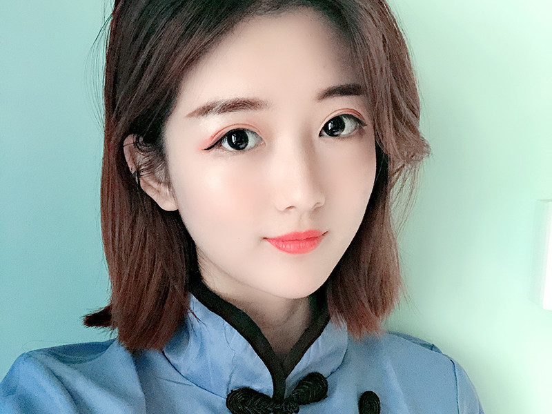 萝莉兔的主播海报