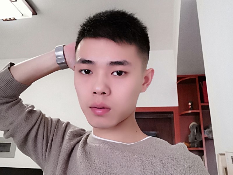 损：小样的主播海报