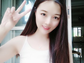 人在水里主播照片