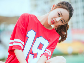 佛前的莲主播照片