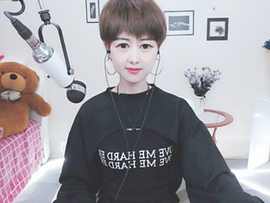 站在地球上看月亮主播照片