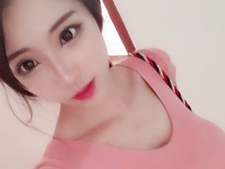 ｛桃花诺｝的主播照片