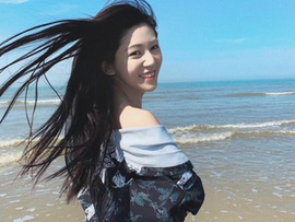 站在地球上看月亮主播照片