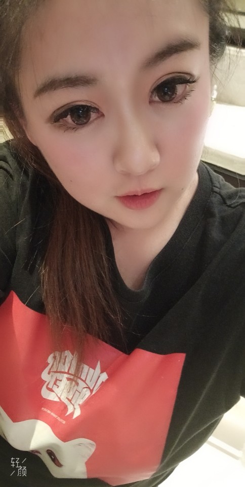 三七二十一世纪的主播照片