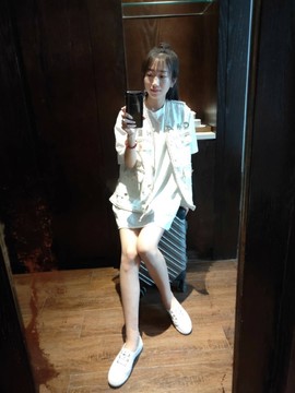 ღ瑋玮主播照片