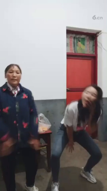 沙漠七姨婆现在直播