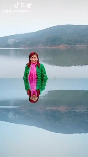 水中飞舞