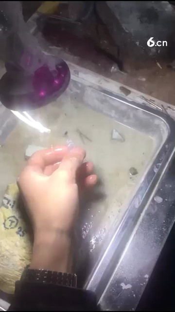 翡翠吊坠打眼现场
