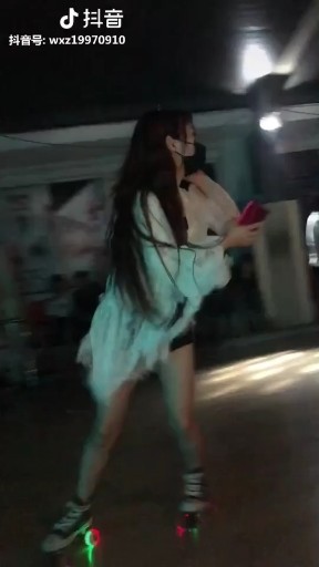 热死了手机没地方放只好放这了。