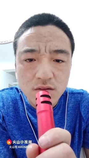 唱歌。