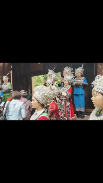 寨门迎客