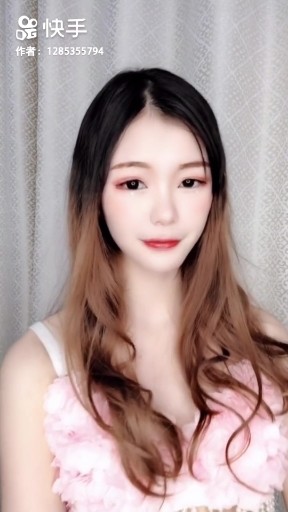 大妈去酒吧被人看不起