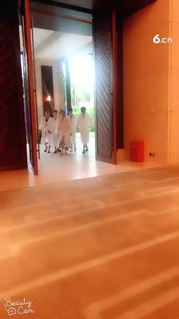 吃个饭一个个太能演