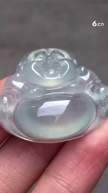 高冰坐佛，雕工精细.4980