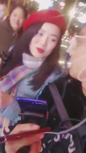摸摸