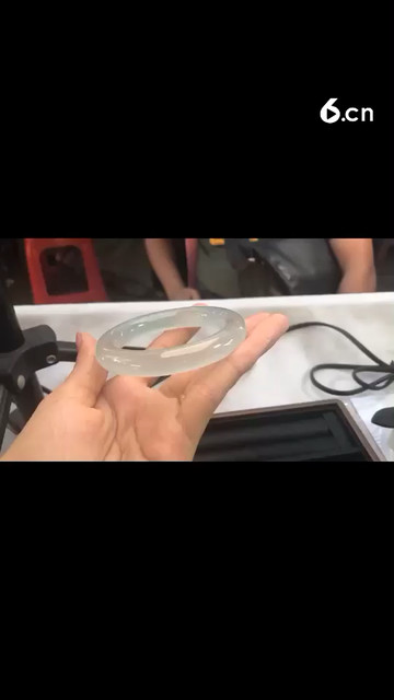66万一条的手镯，完美的难的一
