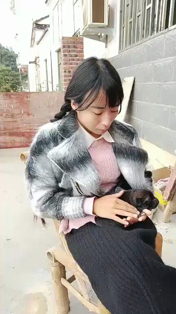 好可爱！大头的狗仔😂