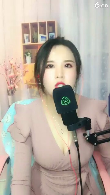 现在天黑了，听听她怎么说的？