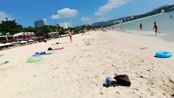 三亚东海沙滩上
