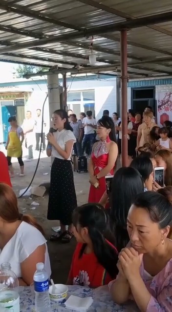 大姨家老妹考大学了陪伴她姐姐