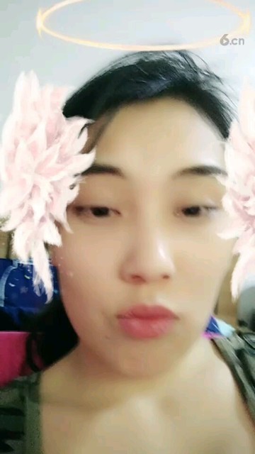 哈哈😄不化妆也不错