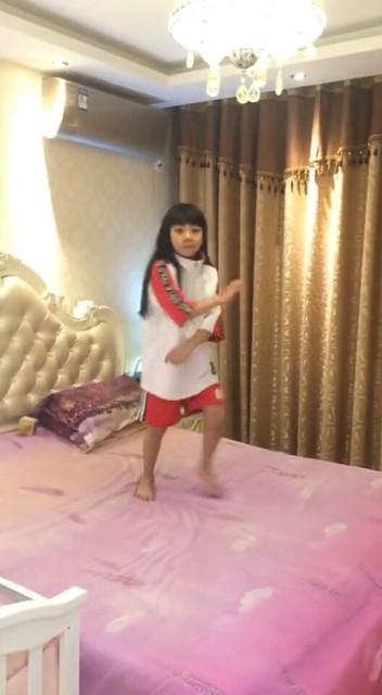 回我自己家了给老妹衣服买大了