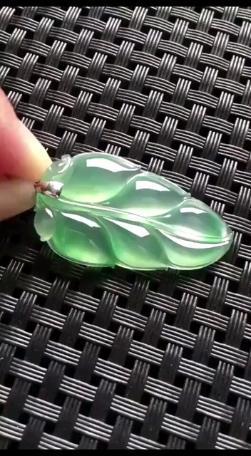老坑冰晴飘花金枝玉叶翡翠挂件