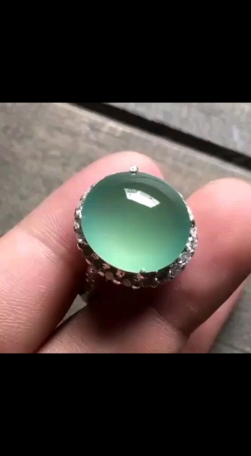 冰种木那雪花蓝水大戒面