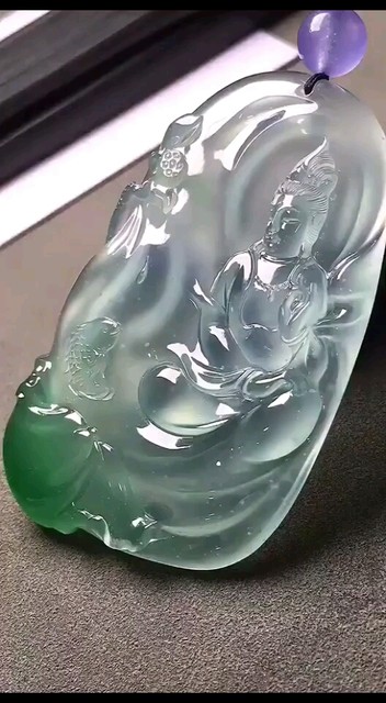 高冰飘花木那雪花翡翠观音挂件