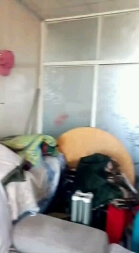 抱儿子和耀阳回老家了我俩结婚照