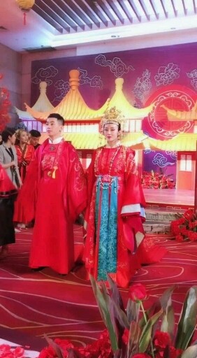 婚礼圆满结束师傅一会换礼服