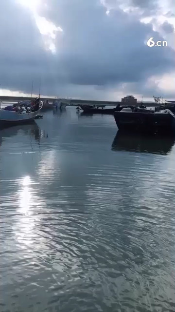 雨后的海像一幅画