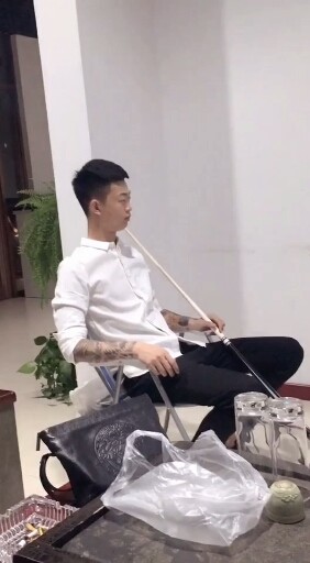 老妹和耀阳球打球闹起来了