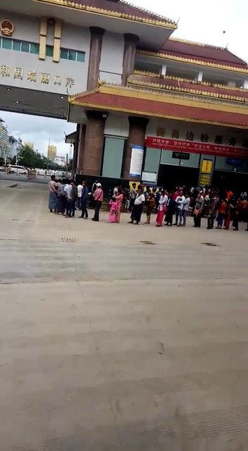 缅甸到中国每天都有那么多人排队